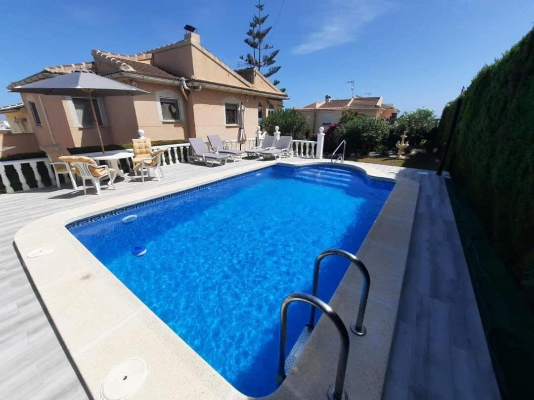 Quaint Ground Floor Apartment With Pool Lb1 Torrevieja Esterno foto